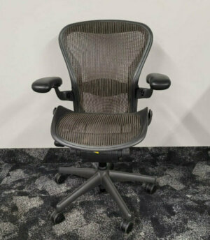 Herman Miller Aeron Classic size B, graphite frame with coffee brown mesh