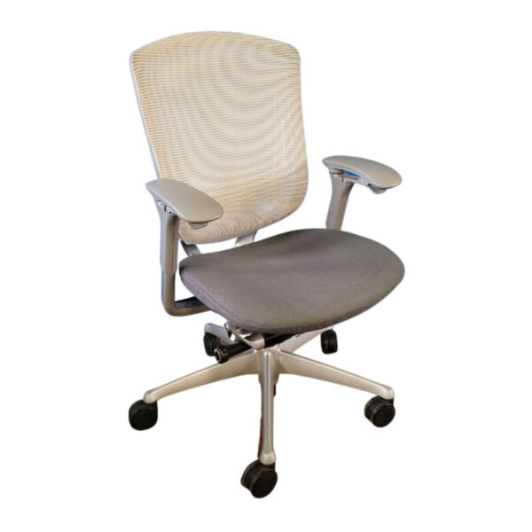 Teknion Contessa Task Chair 300-lb. (136kg) weight capacity Synchro-tilt mechanism provides ease of use and optimized posture Tilt-tension and variable tilt-lock allows you to lock your recline in five positions or free-flow Lumbar element height raises and lowers up to 4.25” (10.8cm) and responds uniquely to user’s back curve depth and force Fully adjustable 4D arms with 4” (4.2cm) height adjustment, 4.25” (10.8cm) width adjustment, 20° inward and 10° outward Seat depth adjustment up to 2” (5.1cm) Standard pneumatic cylinder provides seat height adjustment of 4.5” (10.8cm) Seat height range from the floor to the top of the seat is 15-3/4" to 20-1/4"